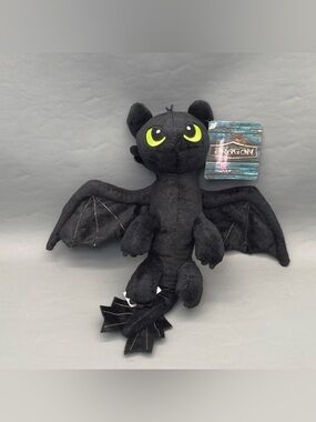 How To Train Your Dragon Toothless Plush with Magnetic Wings AMC Promo Movie